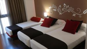 Triple Room room in Hotel Teruel Plaza