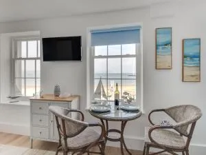 6 The Beaches - Weymouth