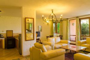 Kianderi Villa-Great Rift Valley Resort