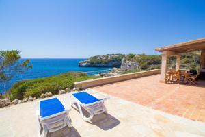 Beautiful private villa on the sea