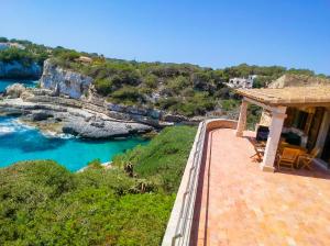 Beautiful private villa on the sea