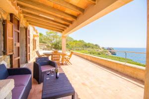 Beautiful private villa on the sea