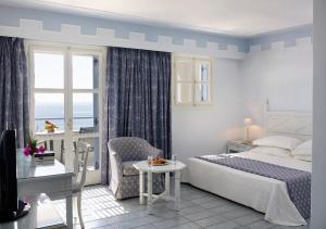 Family Suite Sharing Pool Sea View