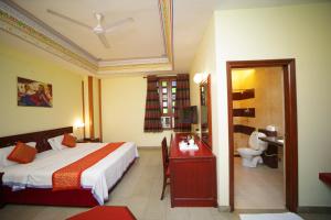 Hotel H R Palace