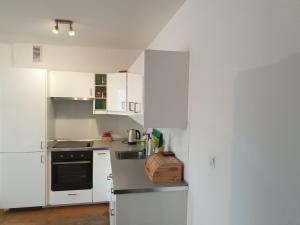 Rondo Wiatraczna 10 min to City Center 7 min to river