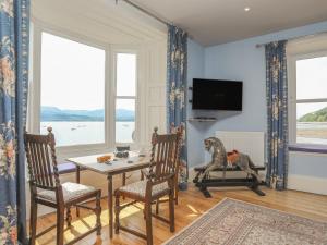 Gadlys House - Waters Edge