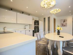 Shutts House Garden Apartment