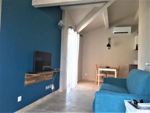 Coquet 2 pièces au calme avec piscine (24 pers)