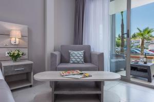 Dionysos Hotel & Suites