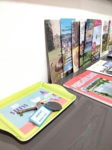 Les Clés du Bonheur by Beds4Wanderlust, 47m2 avec Terrasse privative & Parking-RER B TGV 10min-Orly 20min