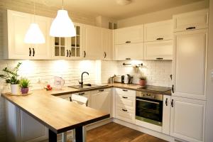 Słoneczny apartament z ogródkiem w Gdyni