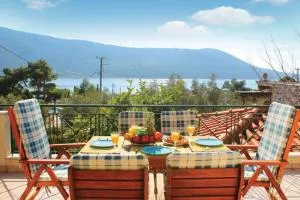 Where the Mountains meet the Sea - Aigosthena