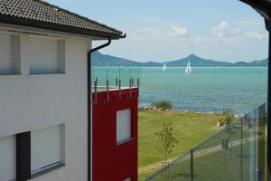 Апартамент Lake Side Apartment Fonyód Фоньод Угорщина