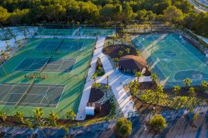 Las Colinas Golf & Country Club Residences