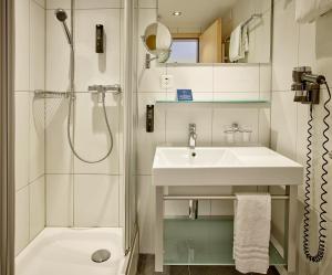 Standard Single Room room in Baxter Hotel