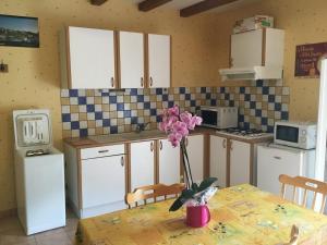 B&B / Chambres d'hotes La Ferme De Montard : Studio