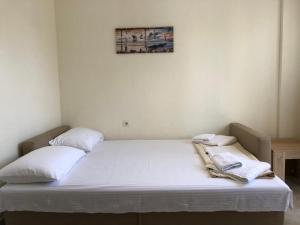 Superior Apartment room in Brother's House
