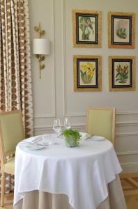 Hotels Chateau La Cheneviere : photos des chambres