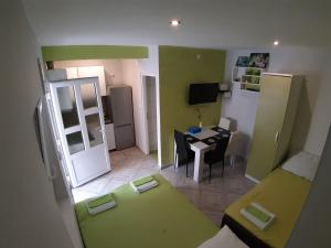 Studio apartman F&L