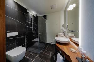 Double Room with Lake View room in MotelplusHotel BiggeSeeFront