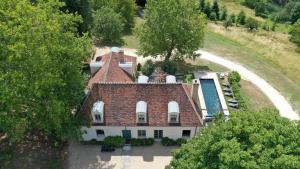 Maisons de vacances La Clairiere de la reine Hortense - Pierres d'Histoire : Maison de Vacances