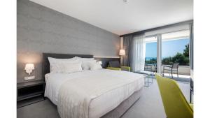Double Room with Balcony and Partial Sea View room in Boutique Hotel Mirjam