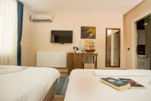 Family Room room in Corner Garden Hotel