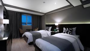 Insadong Crown Hotel