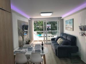 Vistamar Beach Luxury - 1ª Línea De Playa En Torre del Mar, Piscina y Apartamiento - 4hvězdičkové hotely ve městě Torre del Mar