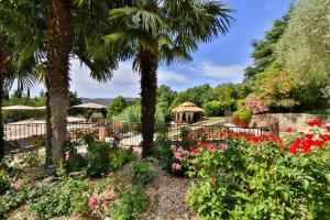 Pension Le Mas de la Lombarde Lourmarin Frankreich