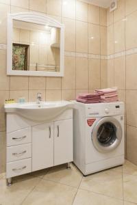 APARTMENT IN DERIBASOVSKAY STREET 20