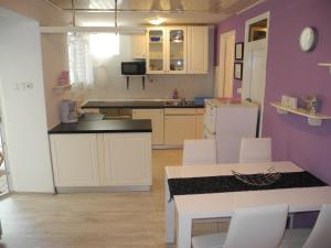 JOSKO DOLE ground floor apartment with terrace