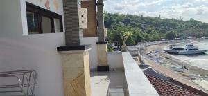 Warung Jemeluk & Home Stay