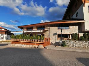 White Lavina - Ski, Bike, Hike