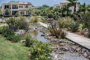 Resitour - Aphrodite Beachfront