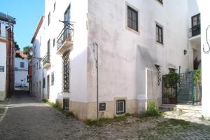 Two-Bedroom Apartment with Terrace and Sea View - Rua do Recolhimento 48 room in Castle Lisbon Typical