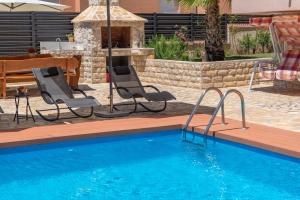 Apartment Maja with private pool