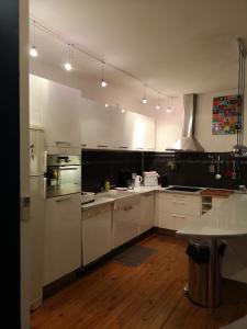 Appartement proche centre ville, port, et mont Faron photo 6