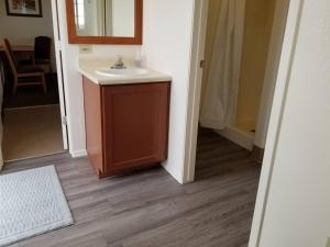 072A Affordable Getaway near South Rim Sleeps 4- No Kitchenette