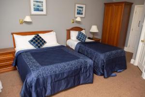 Special Offer - Family Room (2 Adults + 2 Children) room in Leens Hotel