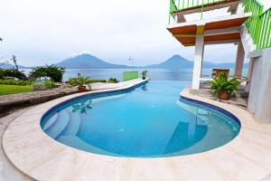 Hotel y Centro de Convenciones Jardines del Lago