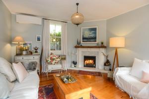 Issy S Pipi Street Cottage Te Awanga Holiday Home Te Awanga