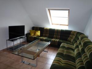 biozertifiziertes Hotel Höpfigheimer Hof mit Wein Shop