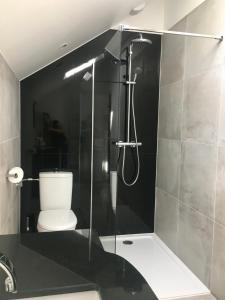 B&B / Chambres d'hotes Le Clos de la Pomponnette : Chambre Deluxe (2 Adultes + 1 Enfant)