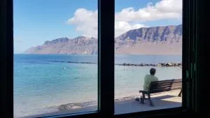 Salitre-1ª Línea de Mar - Famara