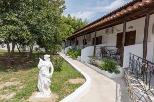 PENSION STRAWBERRY Skiathos Greece