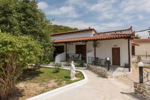 PENSION STRAWBERRY Skiathos Greece