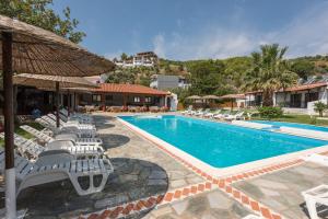 PENSION STRAWBERRY Skiathos Greece