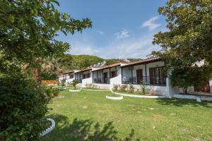 PENSION STRAWBERRY Skiathos Greece