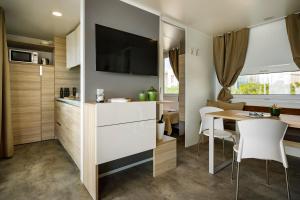 Amber Sea Luxury Village Mobile Homes 